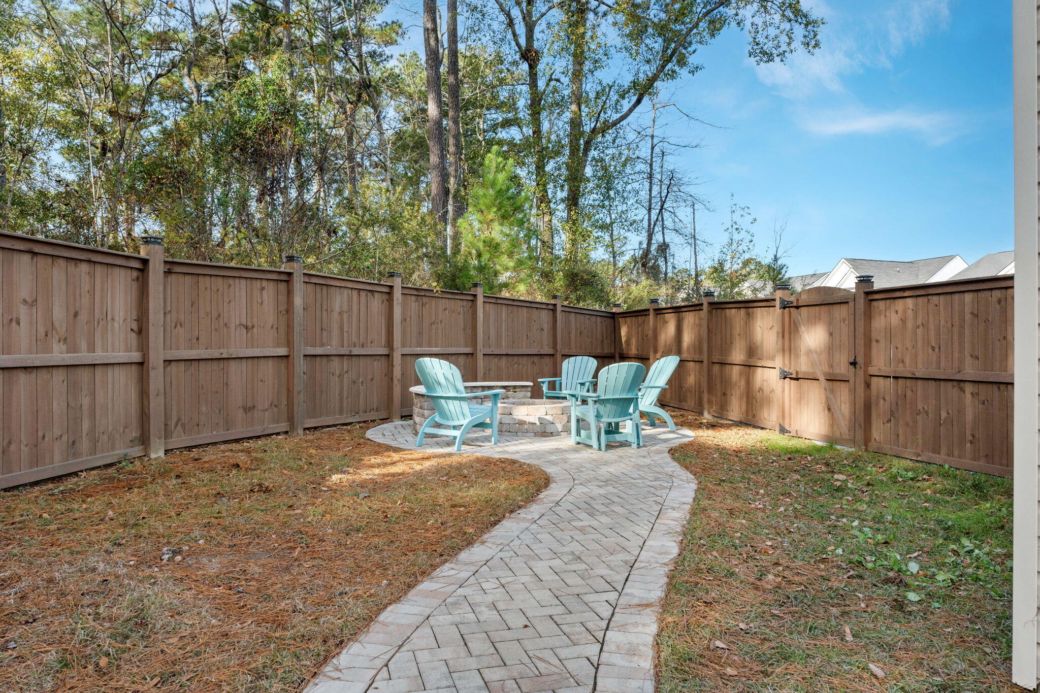 127 Lakestone Road