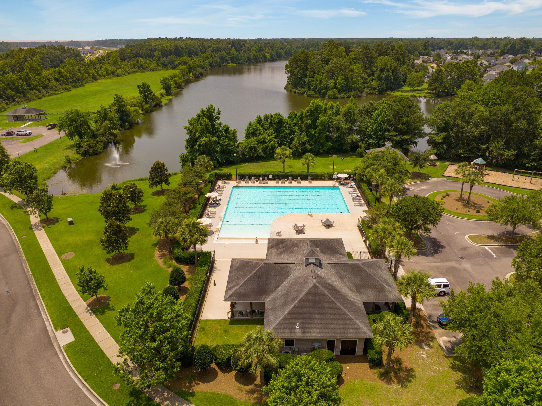 127 Lakestone Road