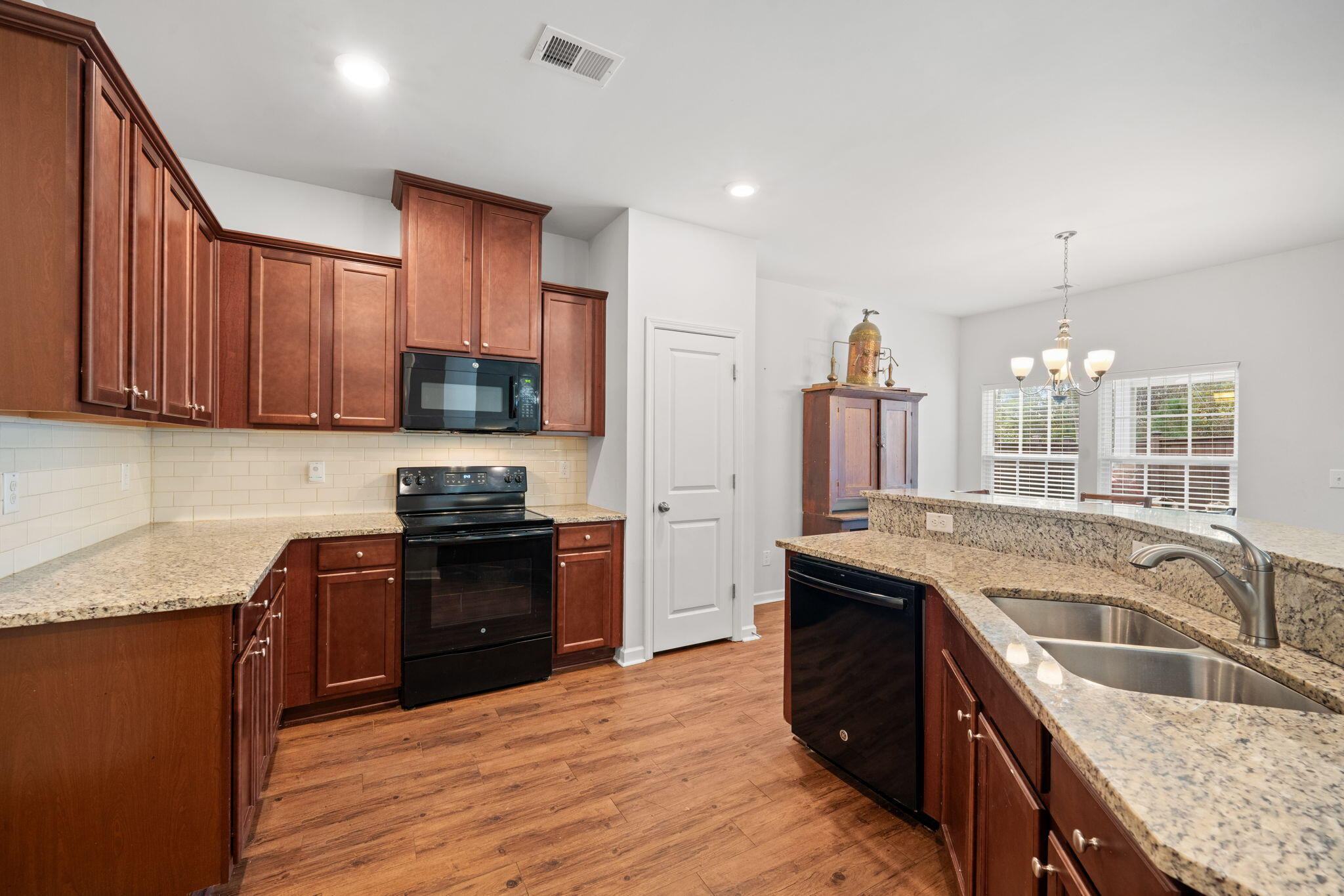 127 Lakestone Road