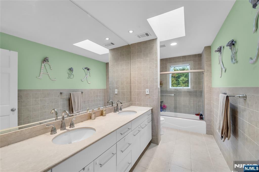 305 Westwind Court