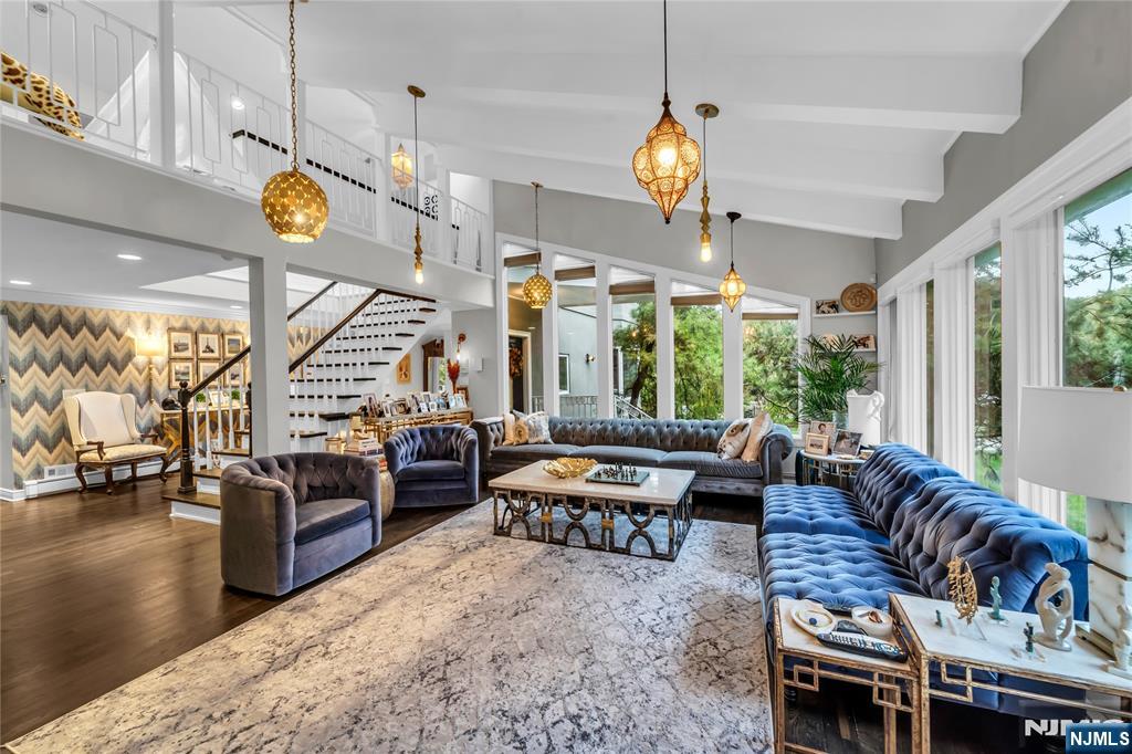 305 Westwind Court