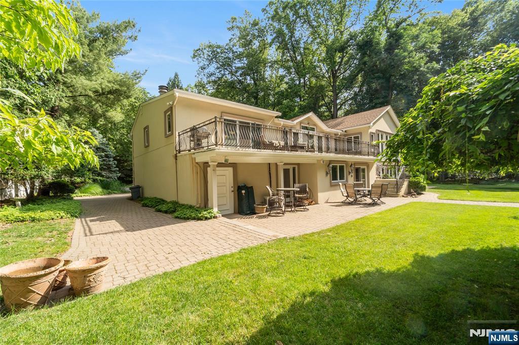 136 Willow Drive
