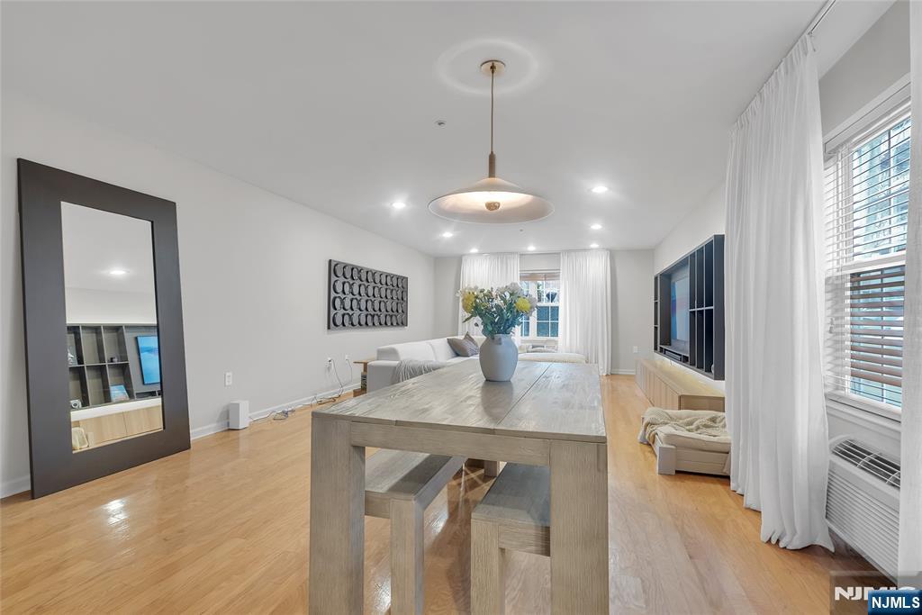 547 Gorge Road 2E