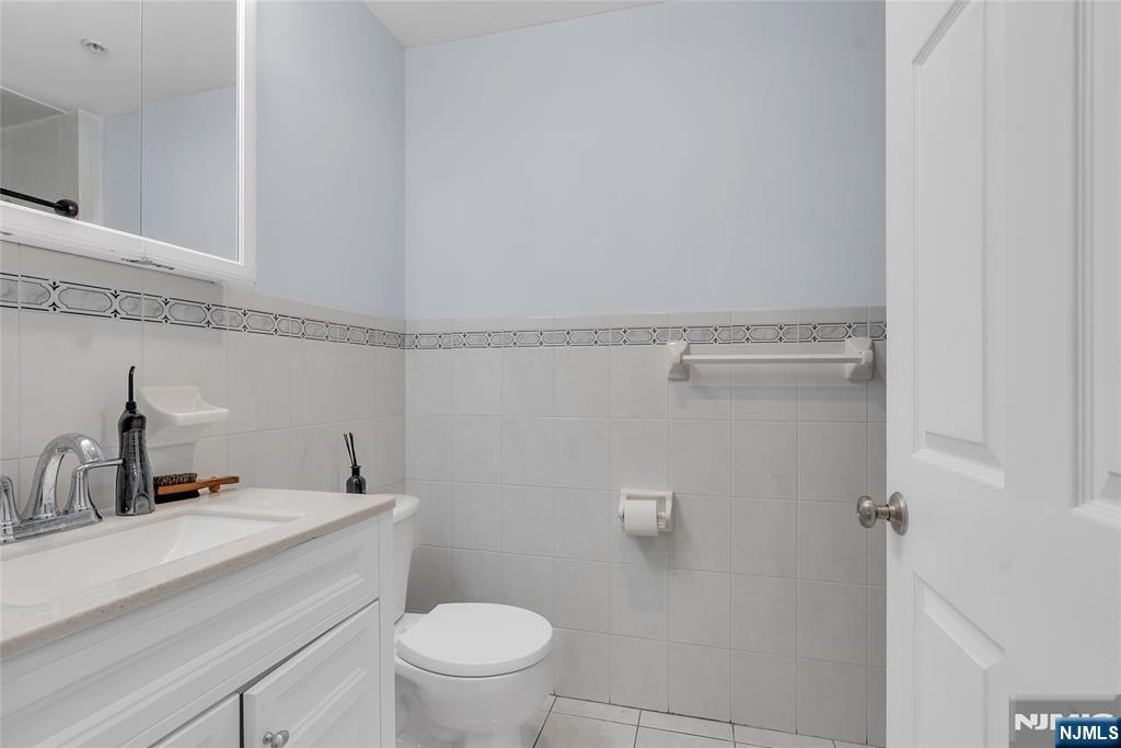 547 Gorge Road 2E