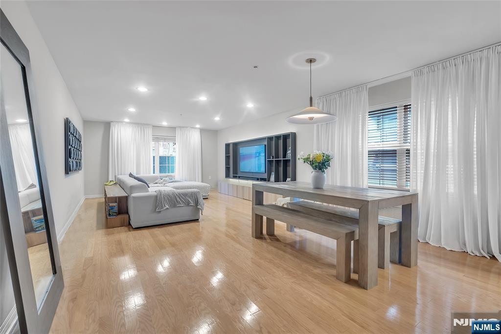 547 Gorge Road 2E