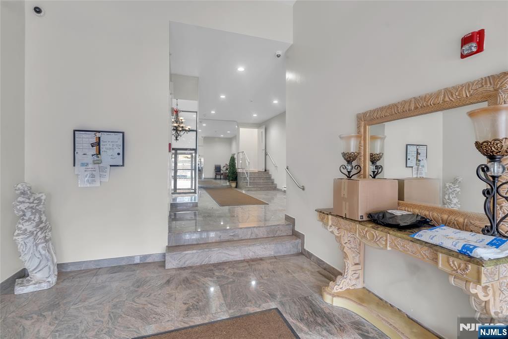 547 Gorge Road 2E