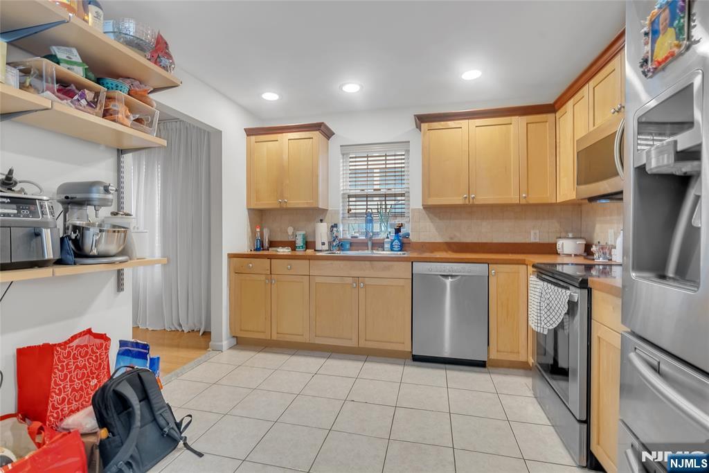 547 Gorge Road 2E