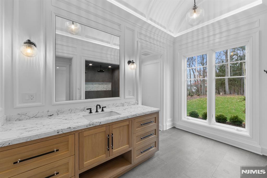 104 Chestnut Ridge