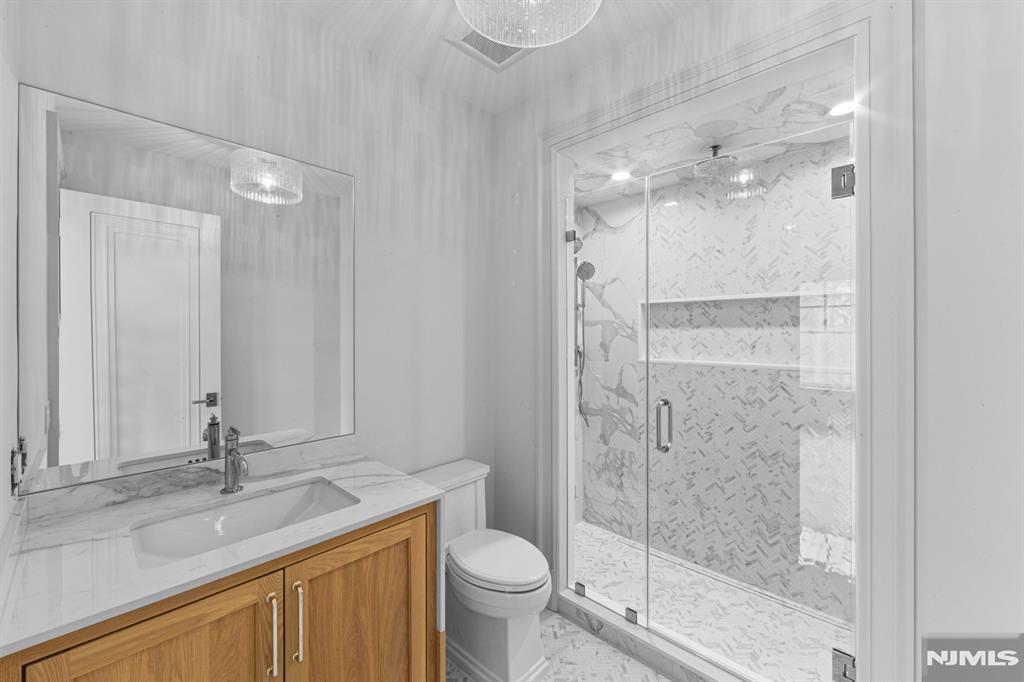 104 Chestnut Ridge
