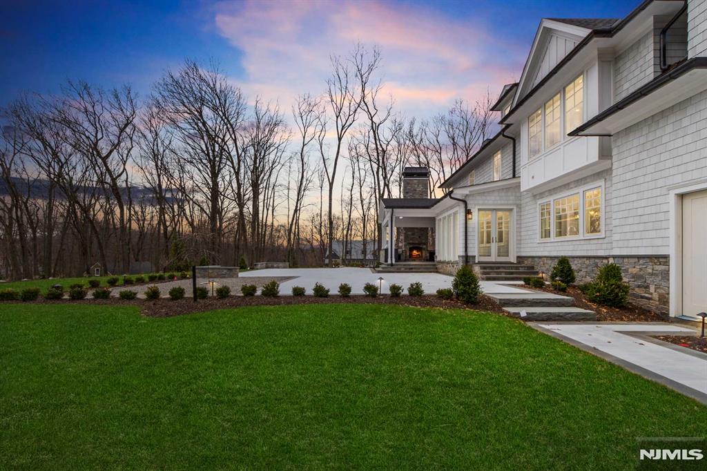 104 Chestnut Ridge