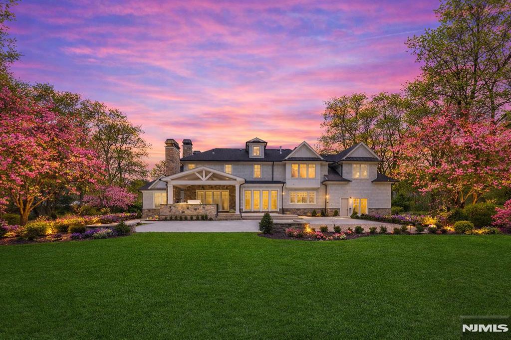 104 Chestnut Ridge