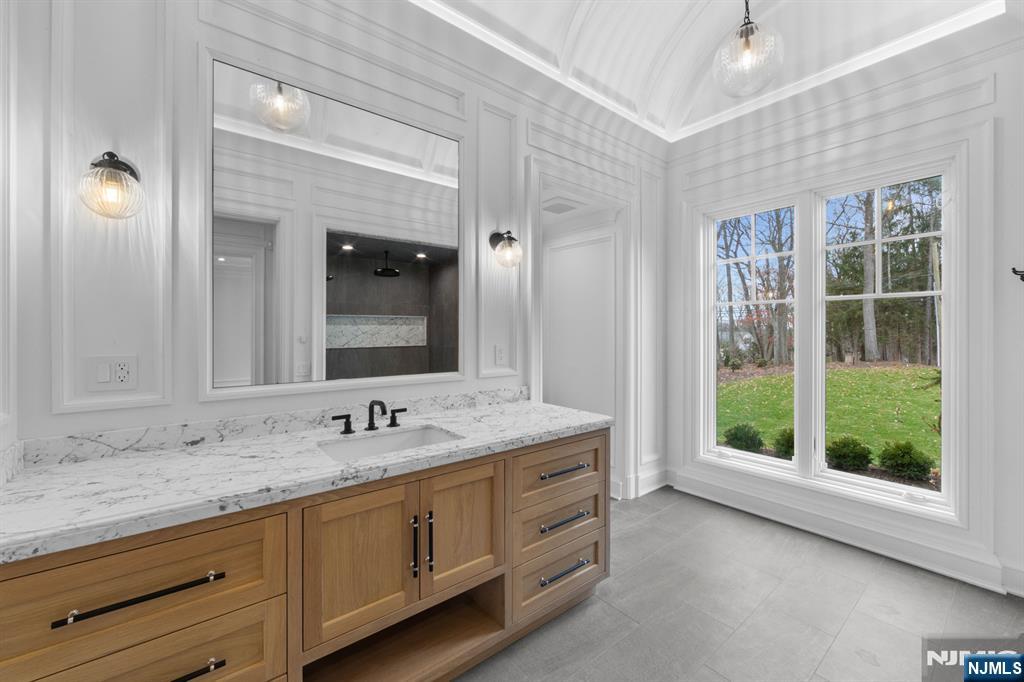 104 Chestnut Ridge