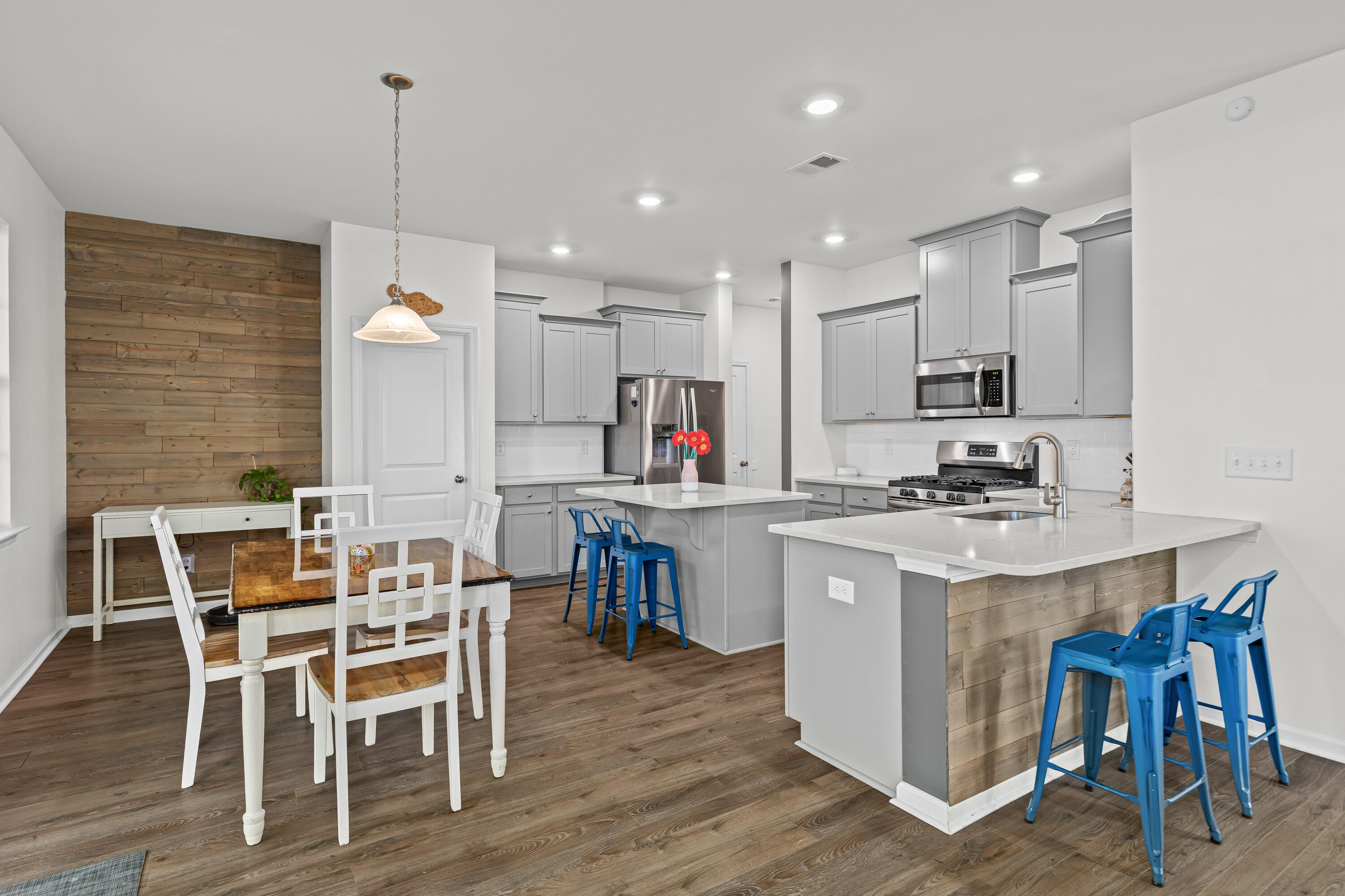 511 Singing Bush Avenue