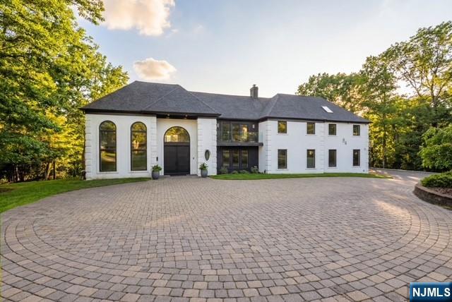 84 Shrewsbury Drive