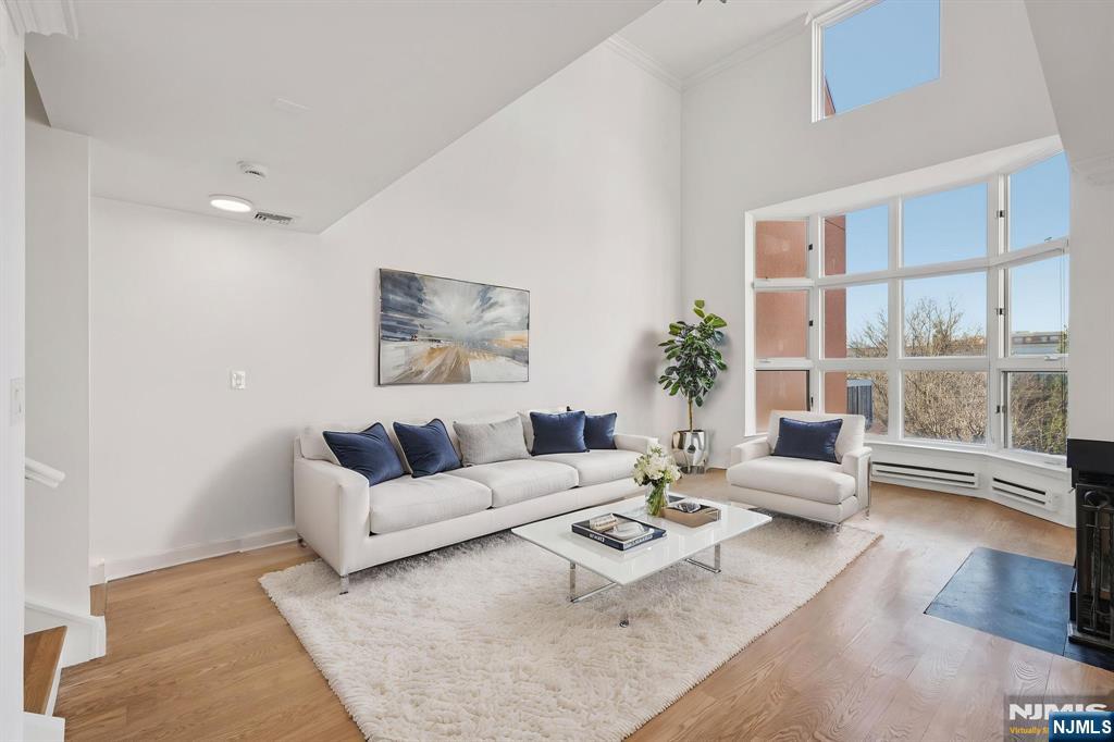 316 Thornton Court T316