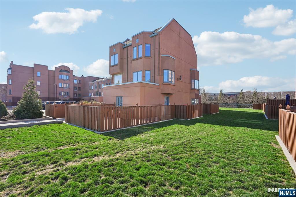316 Thornton Court T316