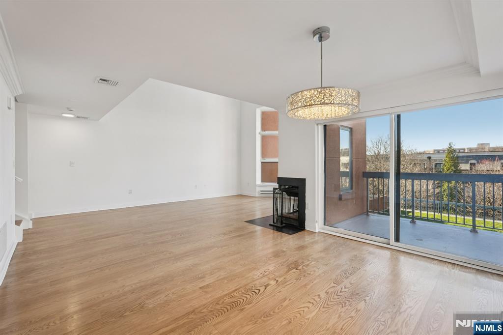 316 Thornton Court T316