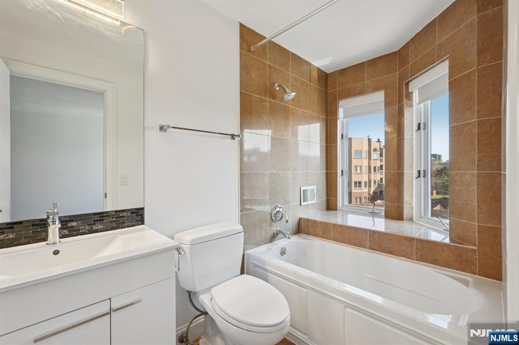 316 Thornton Court T316