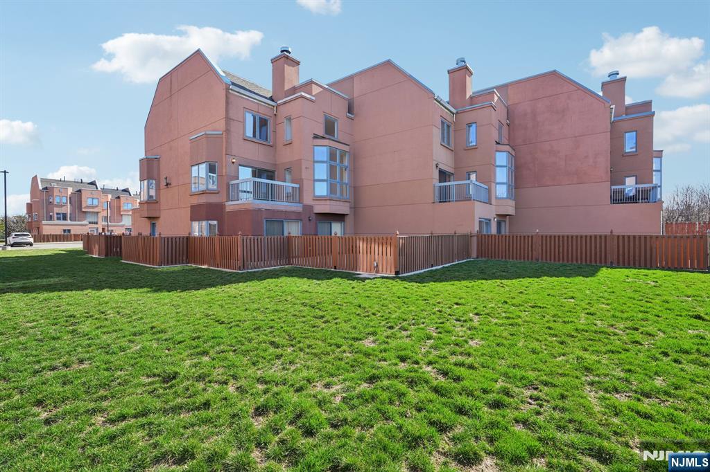 316 Thornton Court T316
