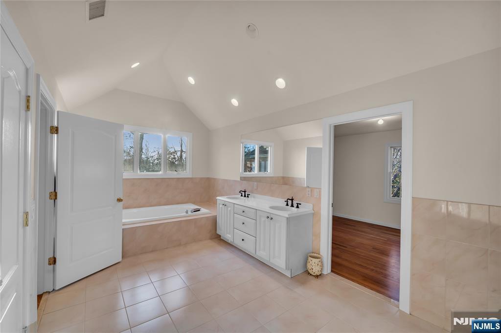 136 Tappan Road