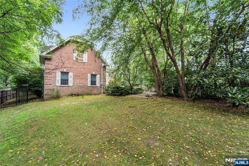 136 Tappan Road