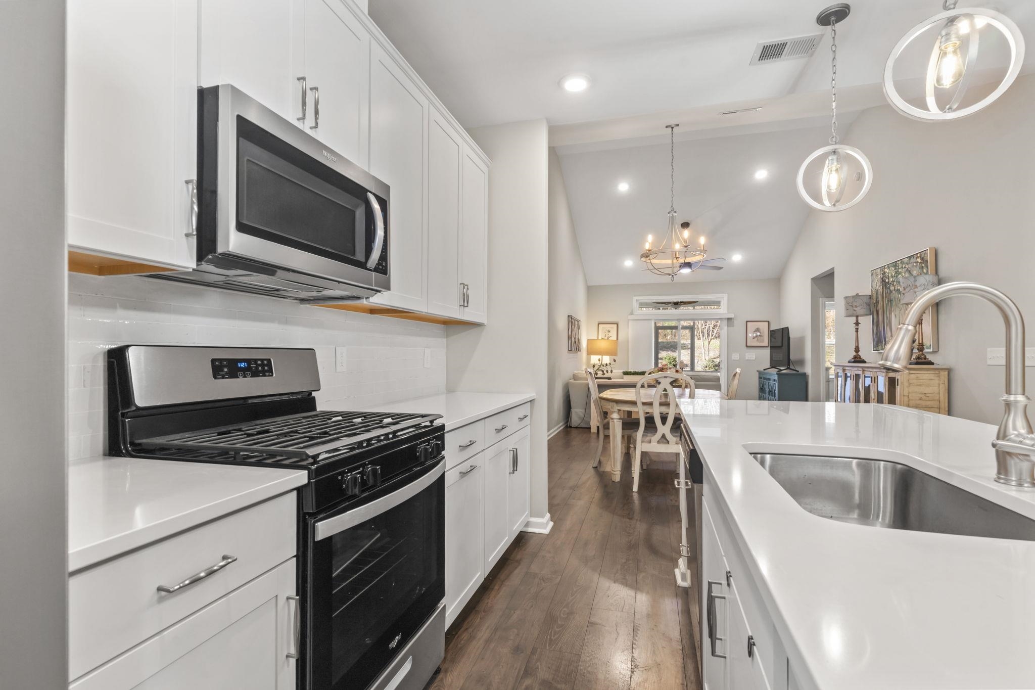 4031 Taranto Loop Unit: C