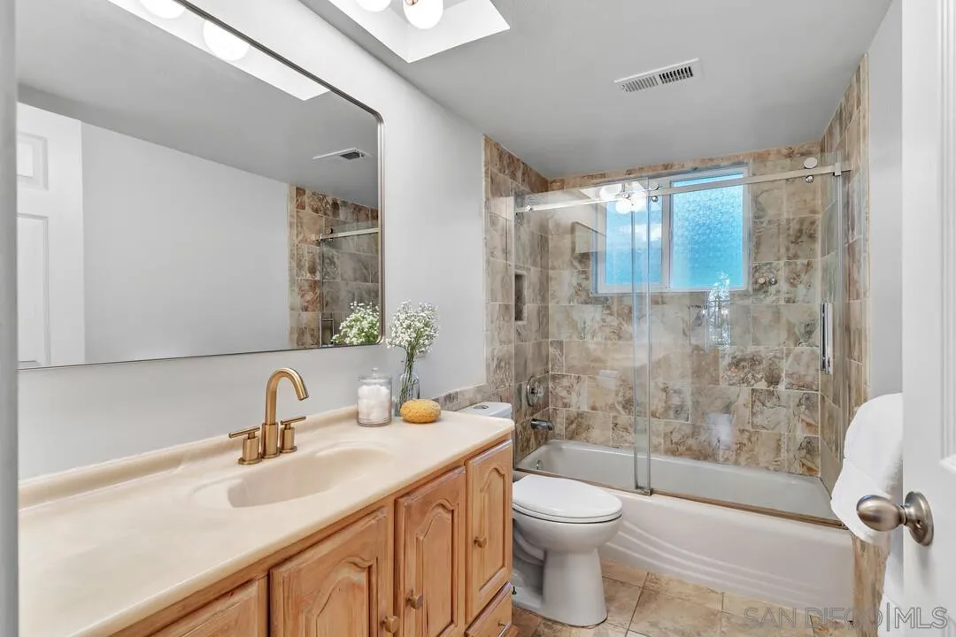 2460 Reill View Dr