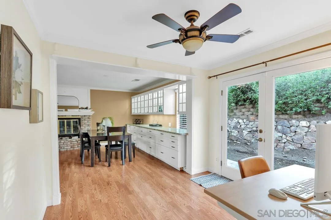2460 Reill View Dr