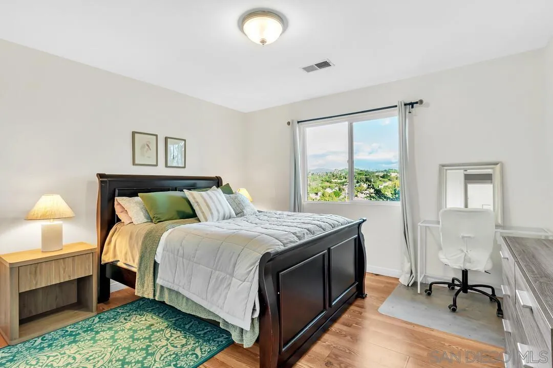 2460 Reill View Dr