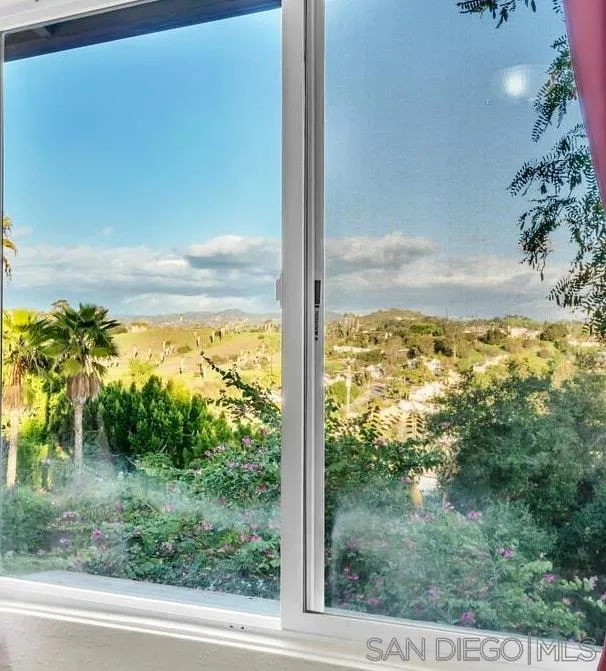 2460 Reill View Dr