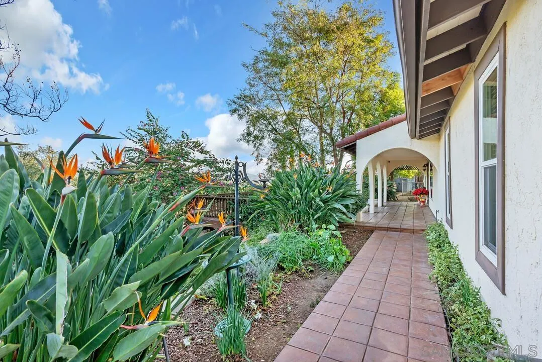 2460 Reill View Dr