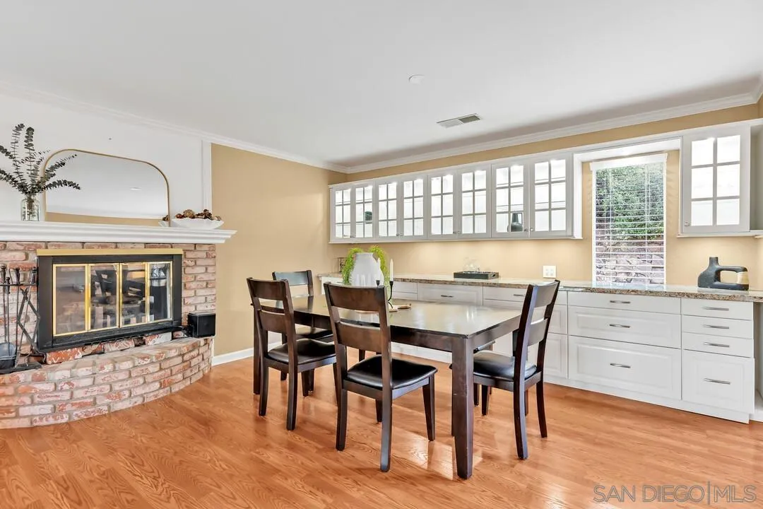 2460 Reill View Dr