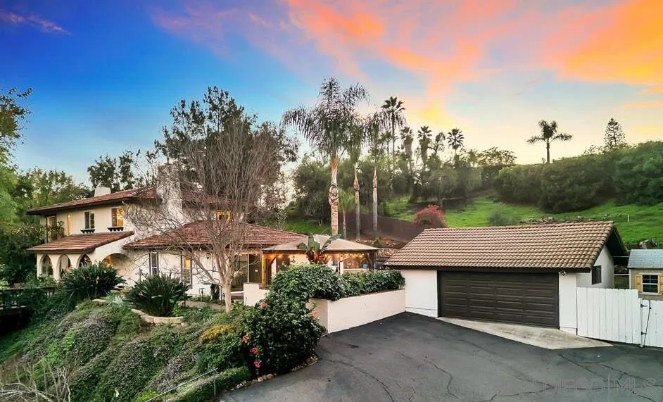 2460 Reill View Dr