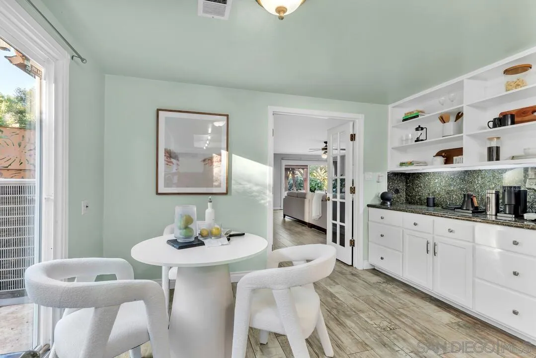2460 Reill View Dr