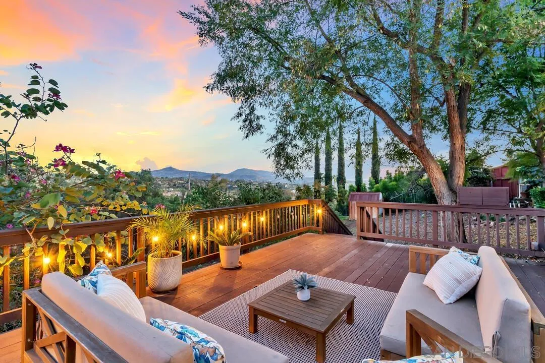 2460 Reill View Dr