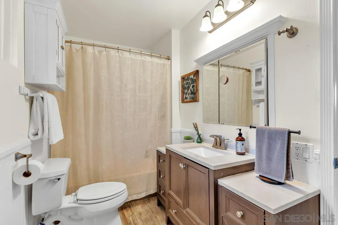 2460 Reill View Dr