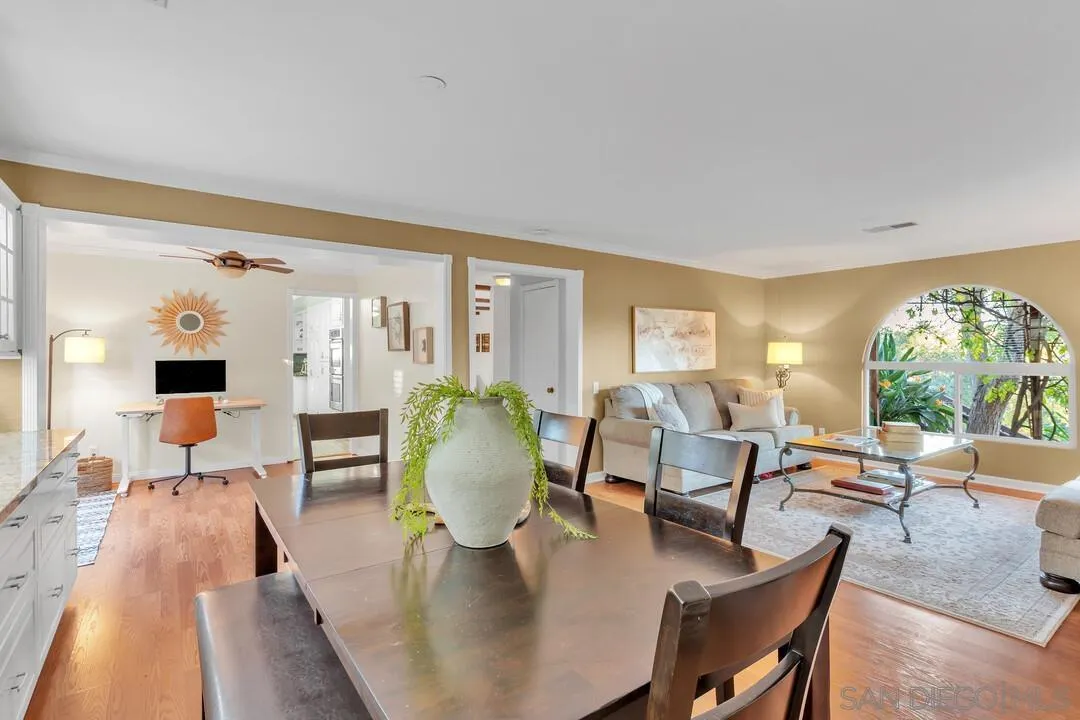 2460 Reill View Dr