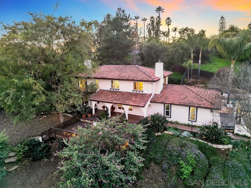 2460 Reill View Dr