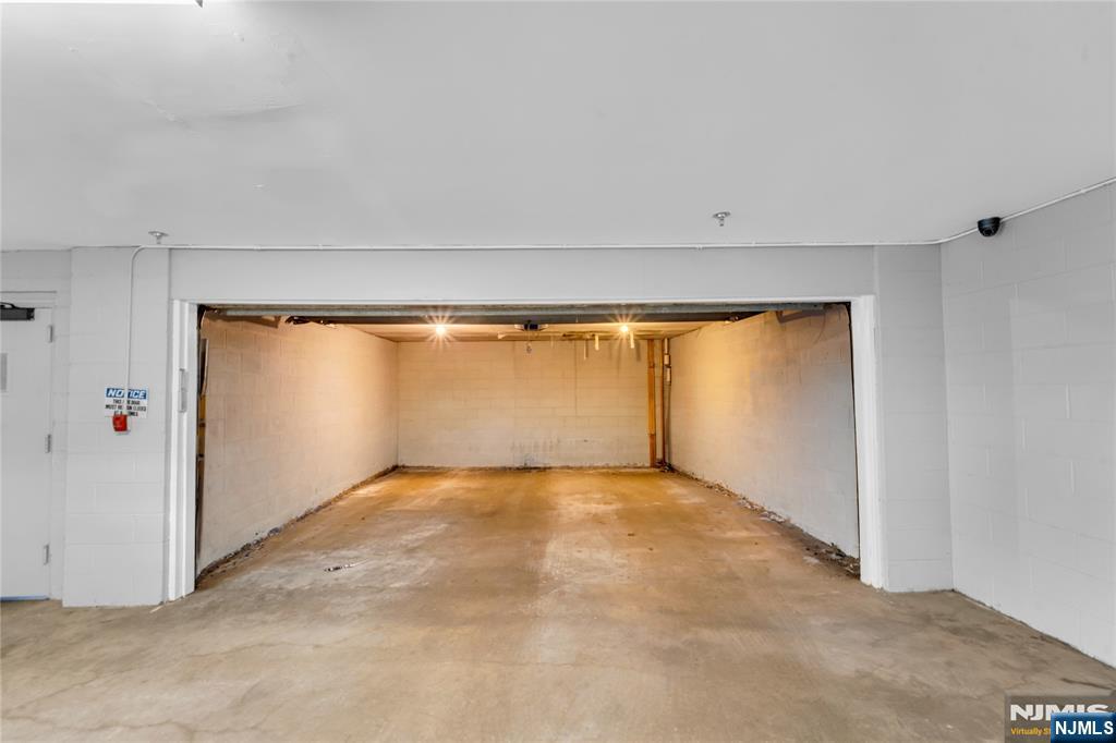 8C Cove Lane