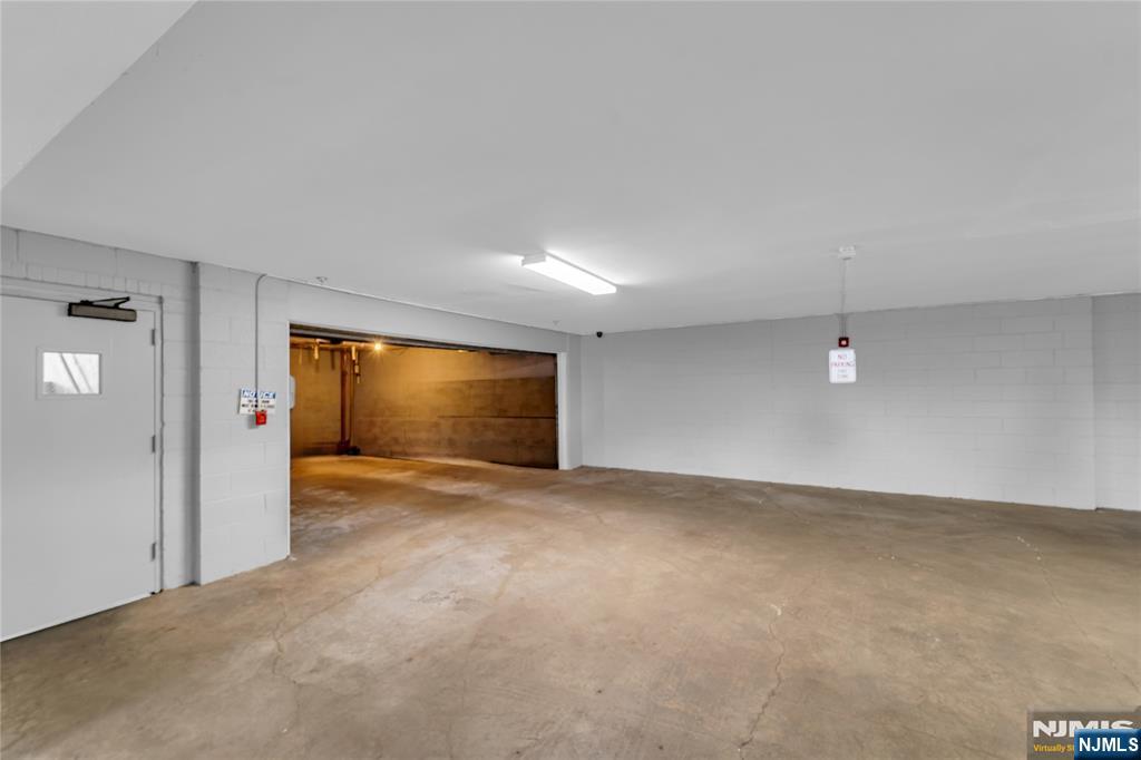 8C Cove Lane