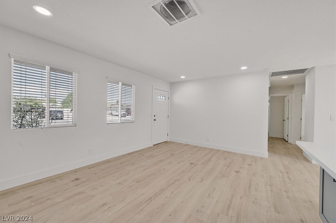 3132 Iroquois Lane