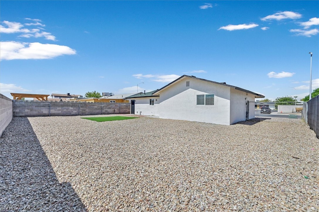 3132 Iroquois Lane
