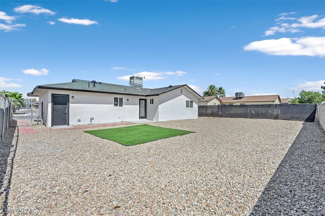 3132 Iroquois Lane