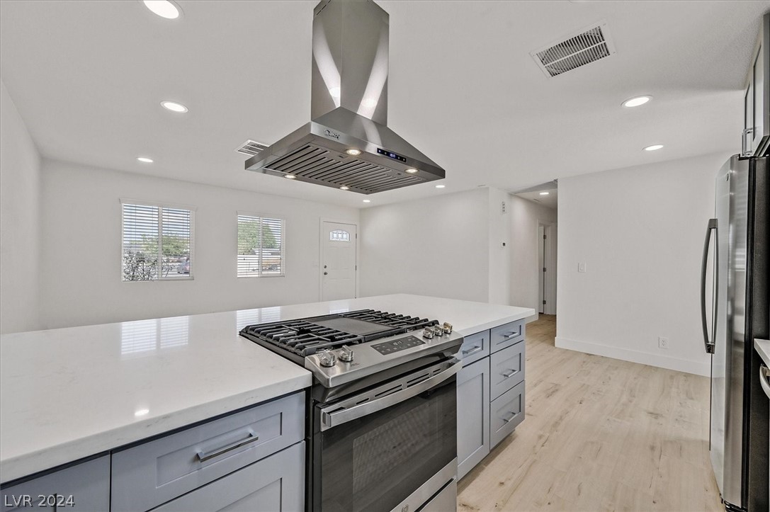 3132 Iroquois Lane