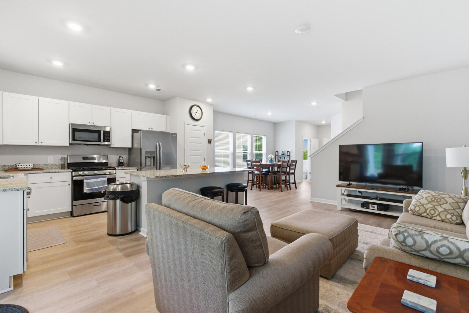 8010 Reagan Way
