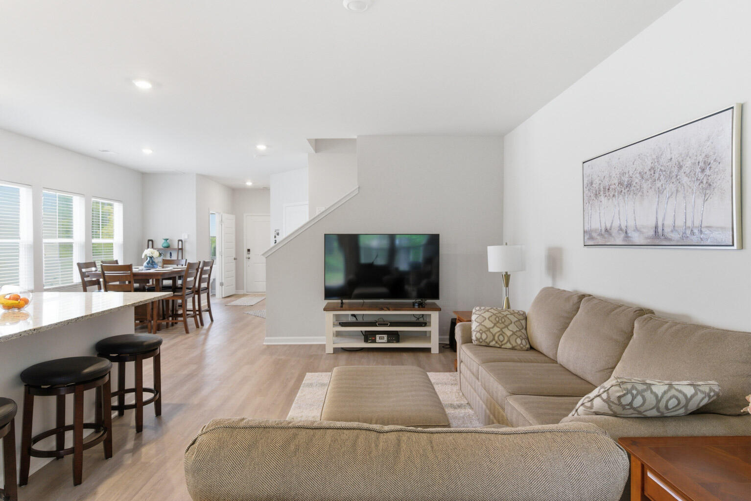 8010 Reagan Way