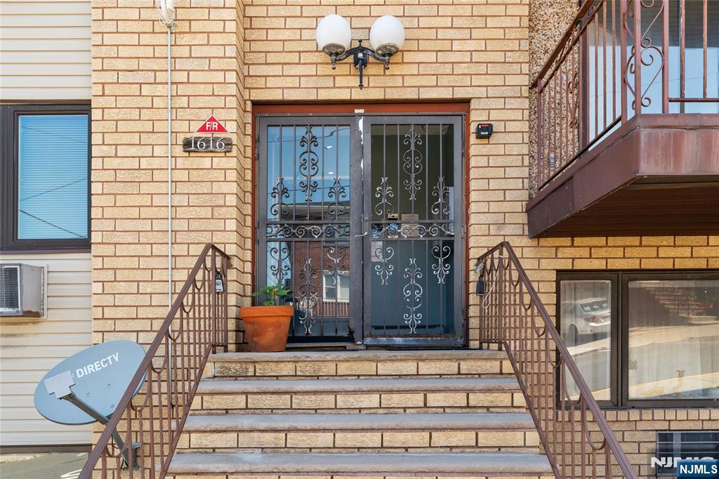 1616 74th Street 206