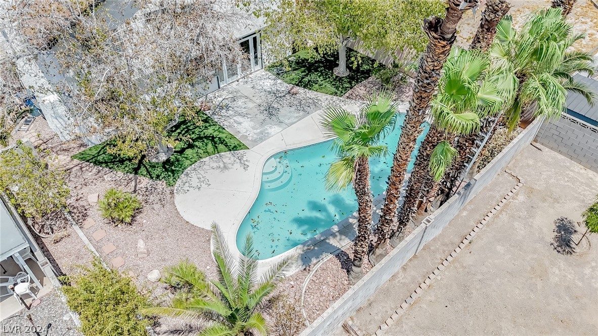 7011 Wedgewood Way