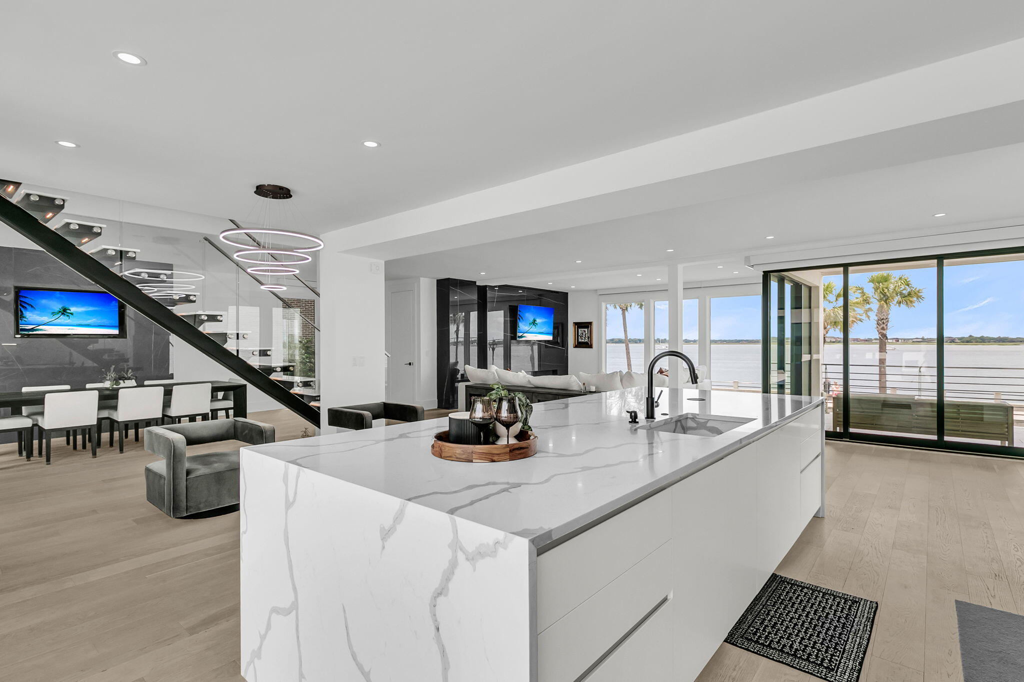 100 Murray Boulevard