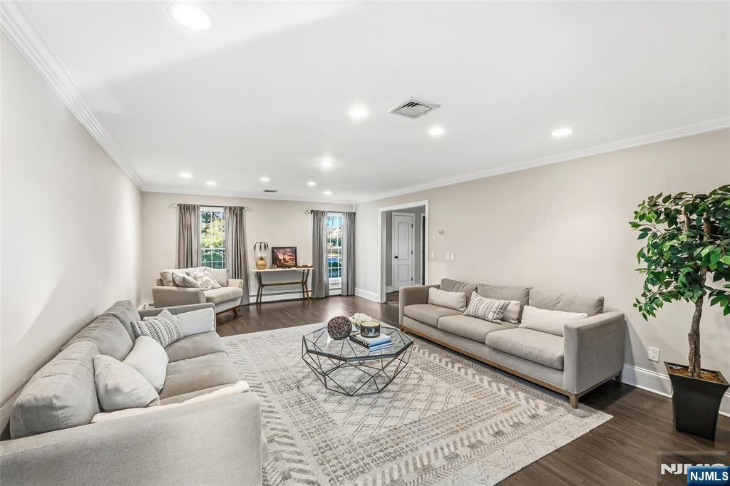 27 Pine Hill Road